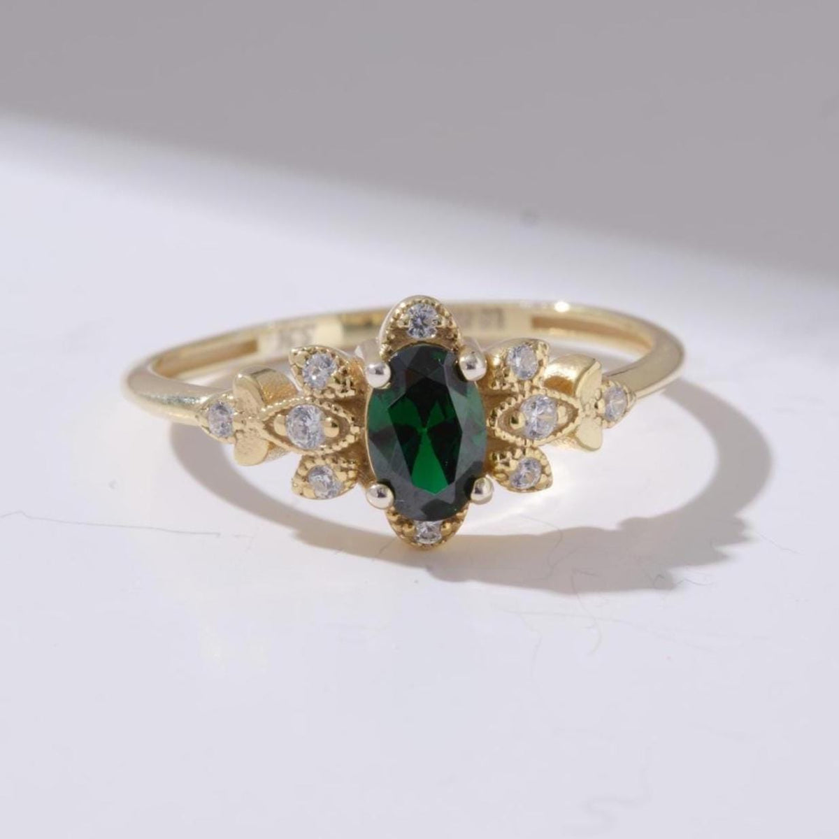 Vintage Oval Gold Birthstone Ring